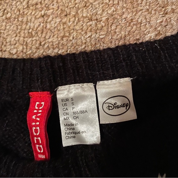 H&M Minnie Mouse Sweater - Picture 2 of 3